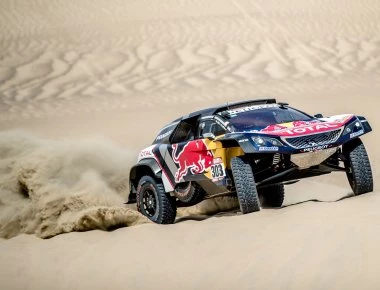 Και τα τέσσερα PEUGEOT 3008DKR MAXI πέρασαν με ασφάλεια τα πρώτα εμπόδια στο Ράλι Ντακάρ